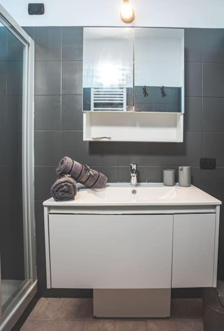 La Corte Apartment Monza - Milano + Free Wi-Fi Lissone Dış mekan fotoğraf